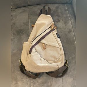 Sucipi Canvas Sling Bag with USB Port